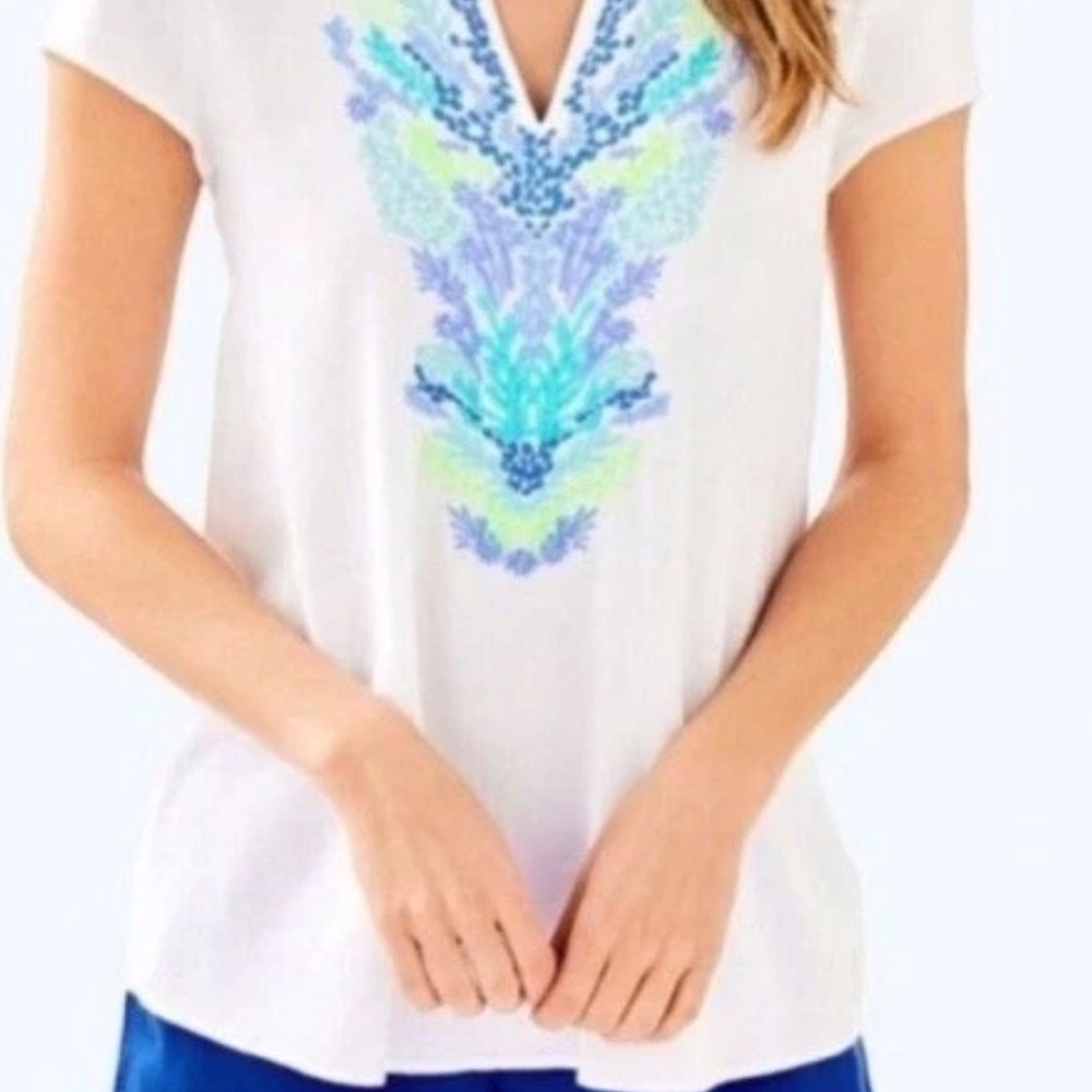 Lilly Pulitzer Rayon Blend Woman’s  White and Blue Embellished Cap Sleeve Blouse